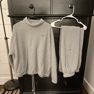 Nike Therma-FIT Lounge Wear Set